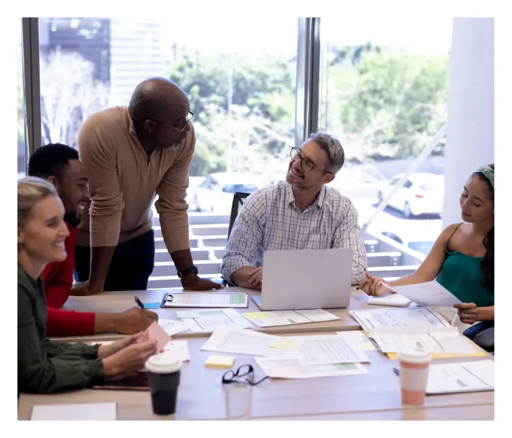 Une équipe qui collabore ensemble